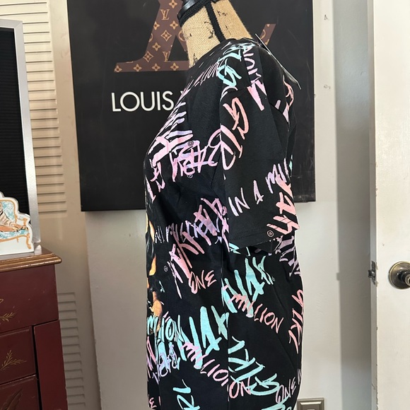 🆕Aaliyah T-Shirt - Picture 7 of 12